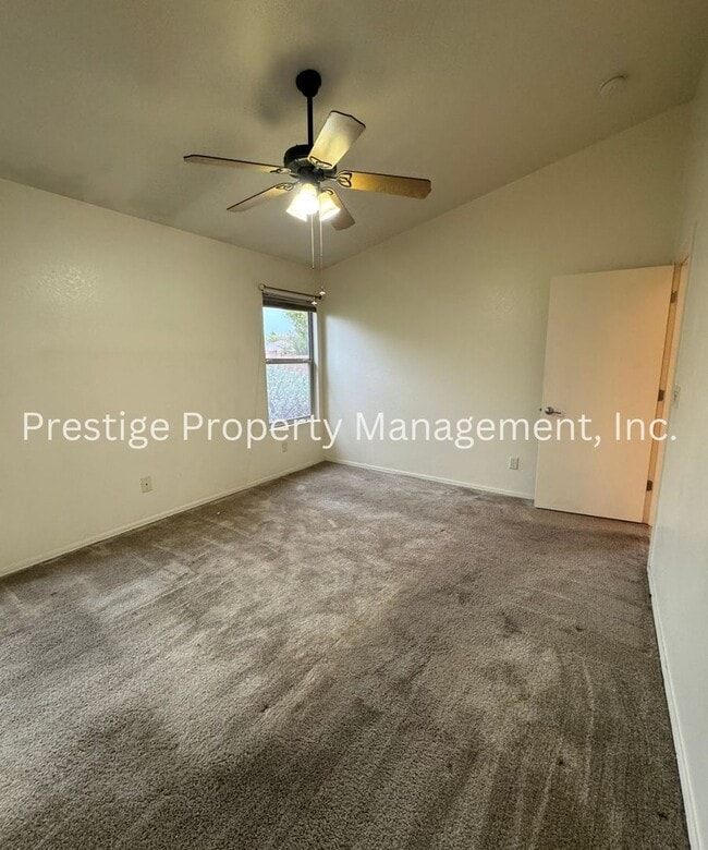 Building Photo - Charming West 2 Bedroom/ 2 Bathroom with a Den is  Waiting For You To Call Home!!