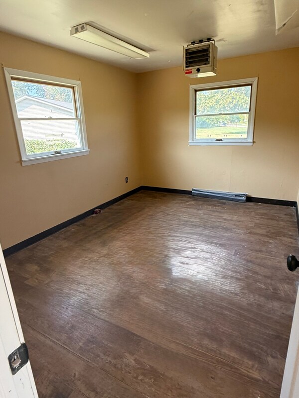 Building Photo - 207 W Walnut St