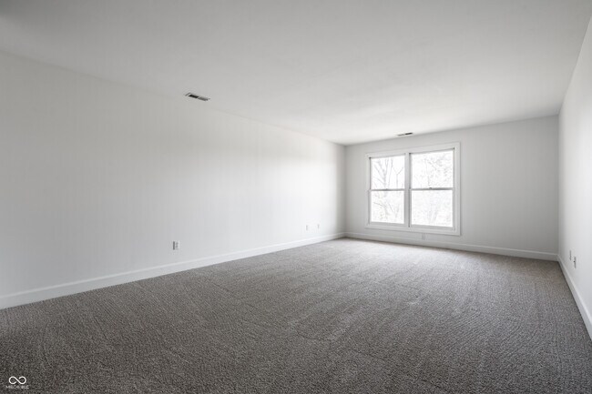 Building Photo - 8651 Jaffa Ct Dr E