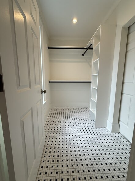 Building Photo - 678 Mohawk St