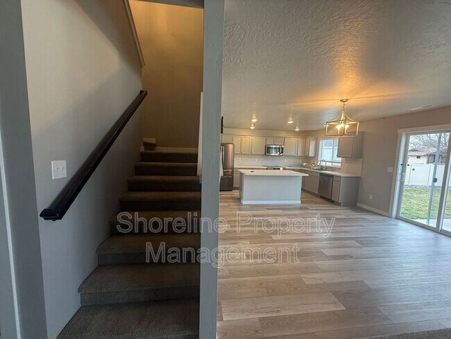 Building Photo - 973 S Nautilus Ave