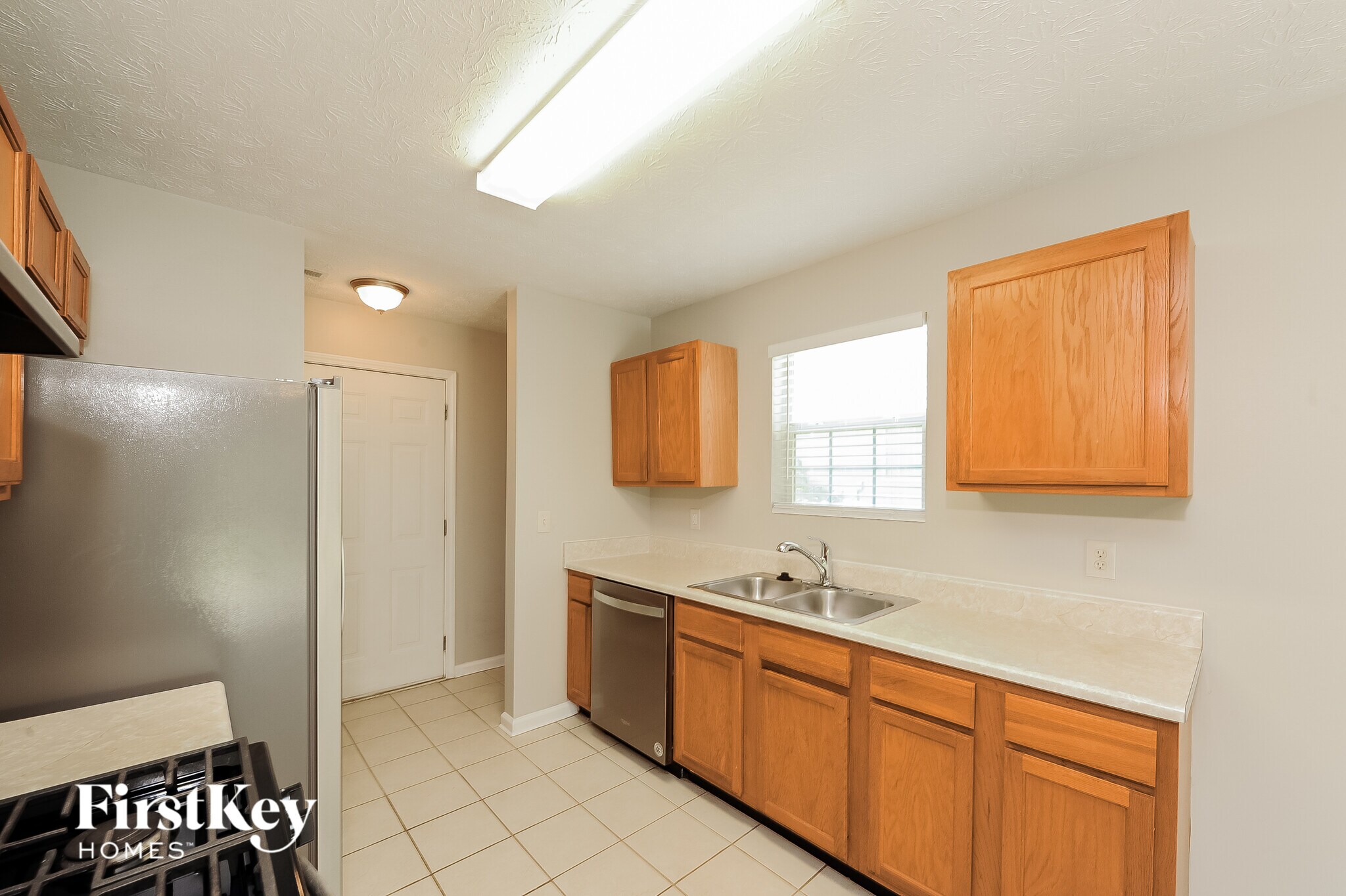 Building Photo - 5255 Hillcrest Glenn Dr