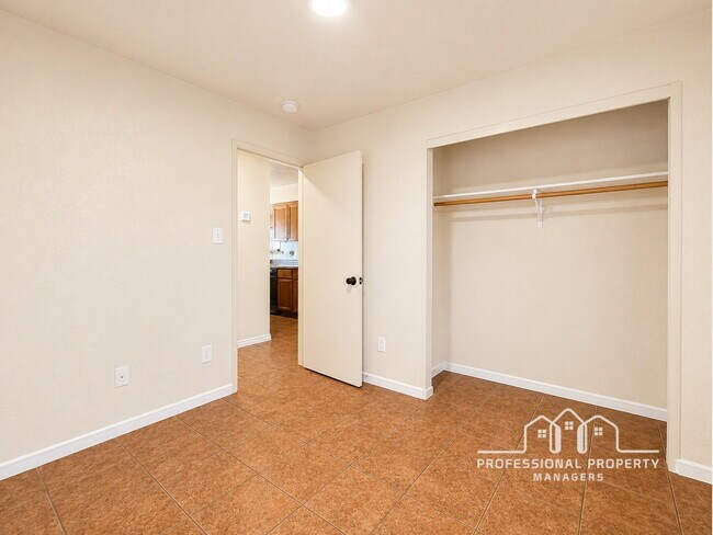 Building Photo - “Cozy 3-Bedroom, 2-Bathroom Home in Desert Oasis”