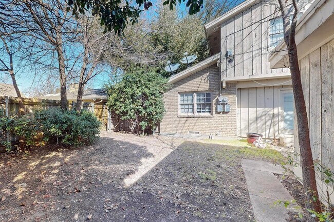 Building Photo - 7948 Habersham Ln