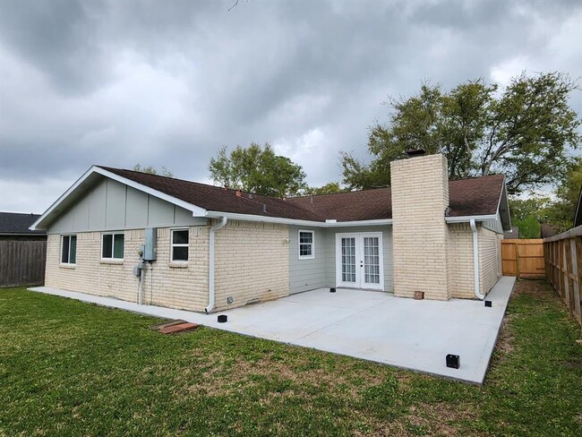 Building Photo - 2123 Quail Valley E Dr