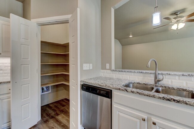 Building Photo - 8809 SW 55th St