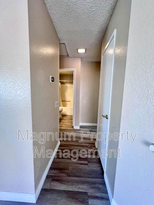 Building Photo - 27773 Moonridge Dr