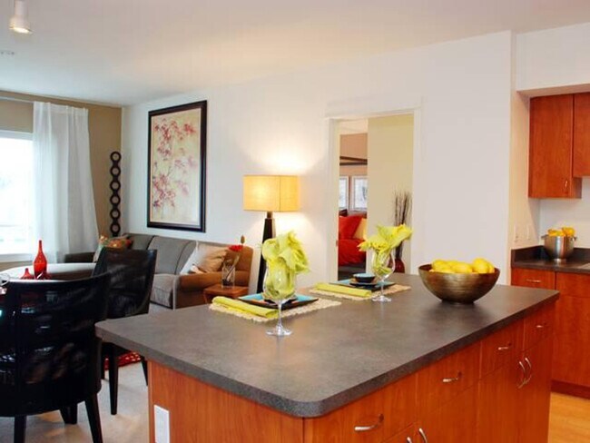 Building Photo - 10410 NE 2nd St