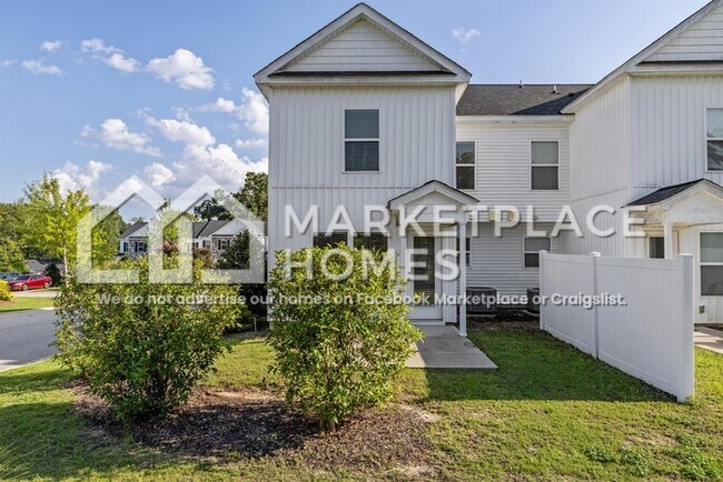 Building Photo - 2219 Perrins Ln