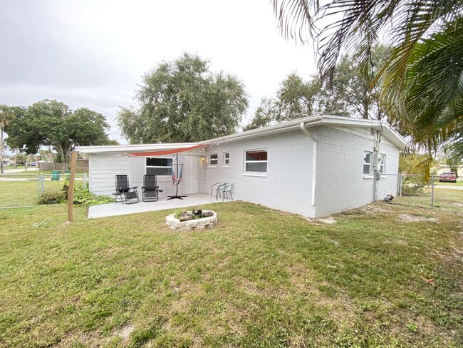 Building Photo - Bright and Updated 4-Bedroom Retreat in th...