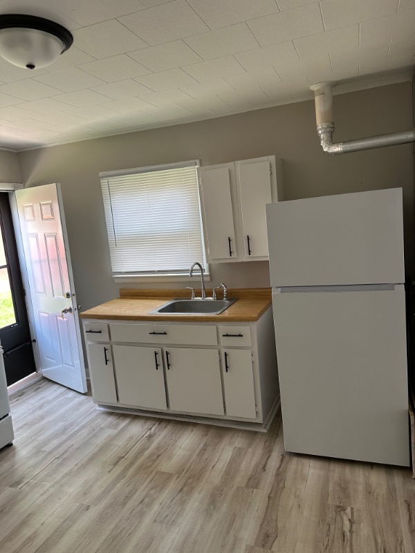 Building Photo - 214 N Main St