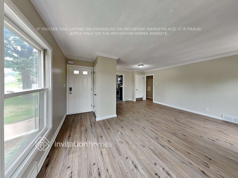 Building Photo - 5757 26th Ave S