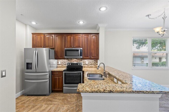 Building Photo - 45 Riverview Bend S