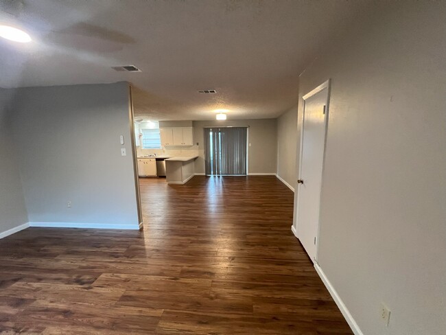 Building Photo - Newly Updated 4 Bedroom House for Rent, ne...