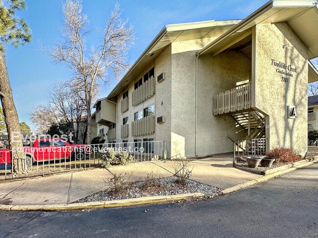 Primary Photo - 2707 Valmont Rd
