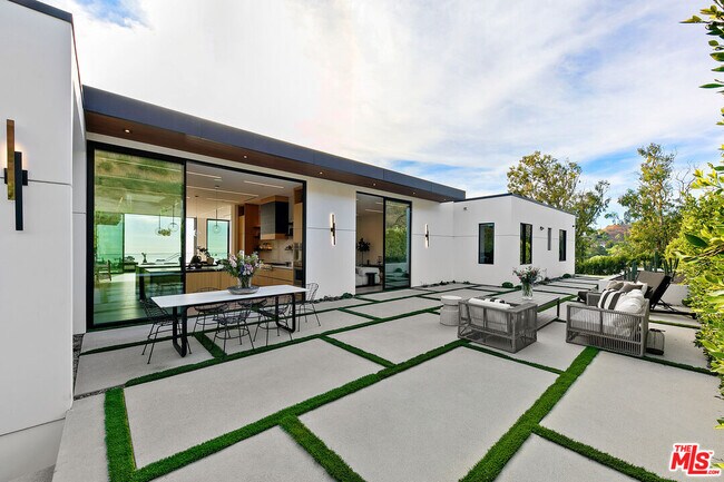 Building Photo - 29623 Cuthbert Rd