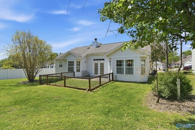 Building Photo - 236 River Oaks Dr