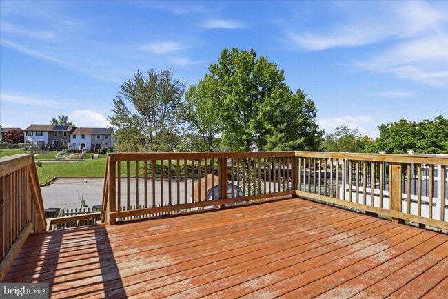 Building Photo - 663 Johahn Dr