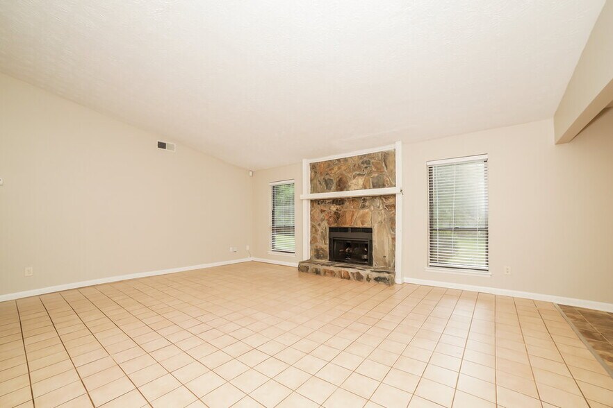 Building Photo - 35 Windsong Ct