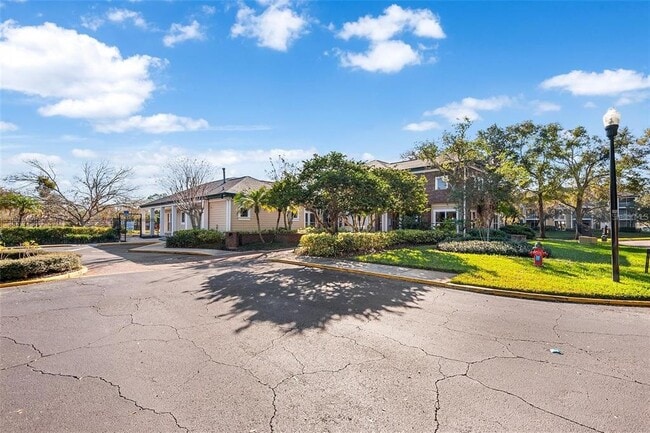 Building Photo - 10028 Strafford Oak Ct