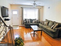 Building Photo - 2533 S Rosewood St