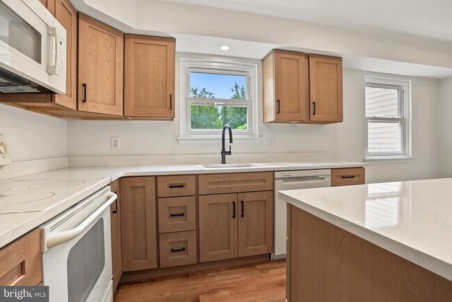 Building Photo - 1324 Quarry Hall Rd
