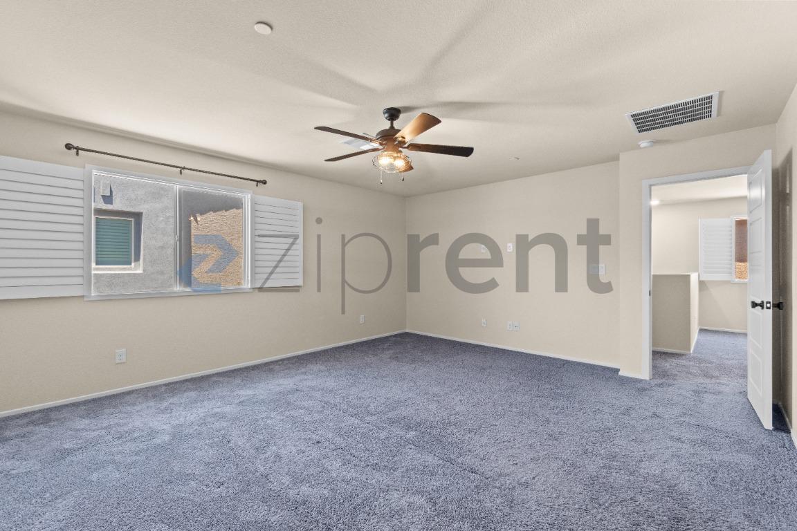 Building Photo - Unit