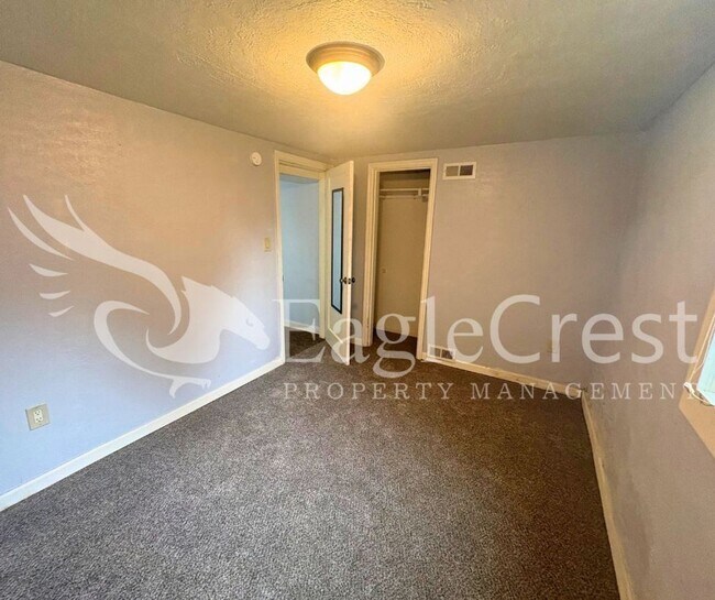 Building Photo - 127SW6