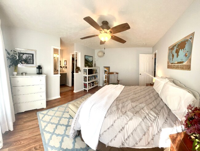 Building Photo - 5586 Arapahoe Ct