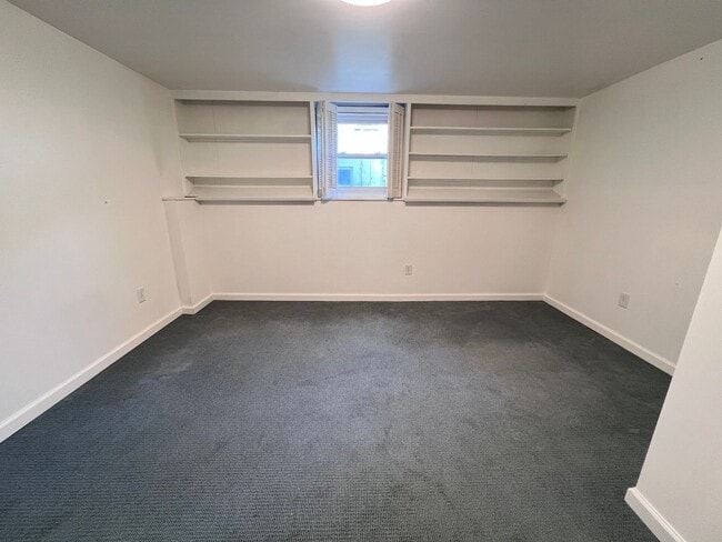 Building Photo - 3010-3012 Okemos Dr SE