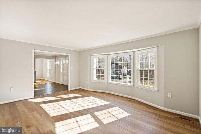 Building Photo - 9356 Birchwood Ct