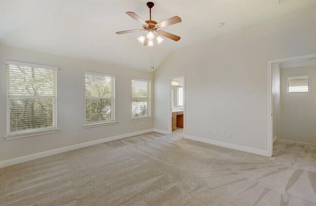 Building Photo - 1821 Village Oak Ct