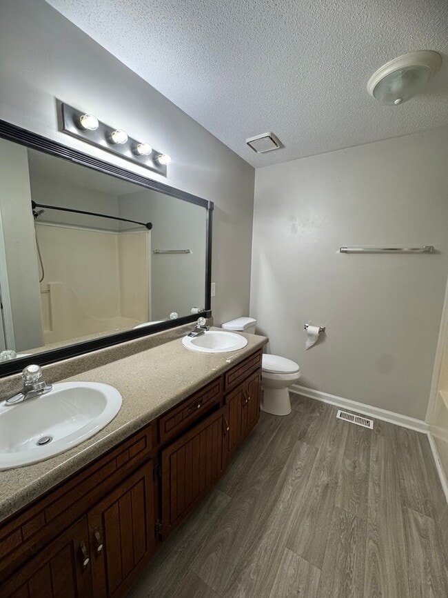 Building Photo - Single Family Home in Clarksville