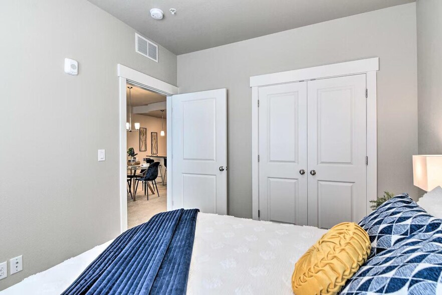 Building Photo - 4622 Hahns Peak Dr