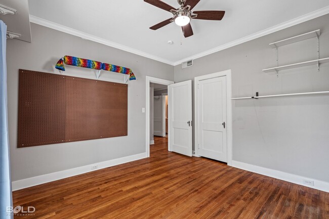 Building Photo - Check Out this 3 bed 2 bath!!