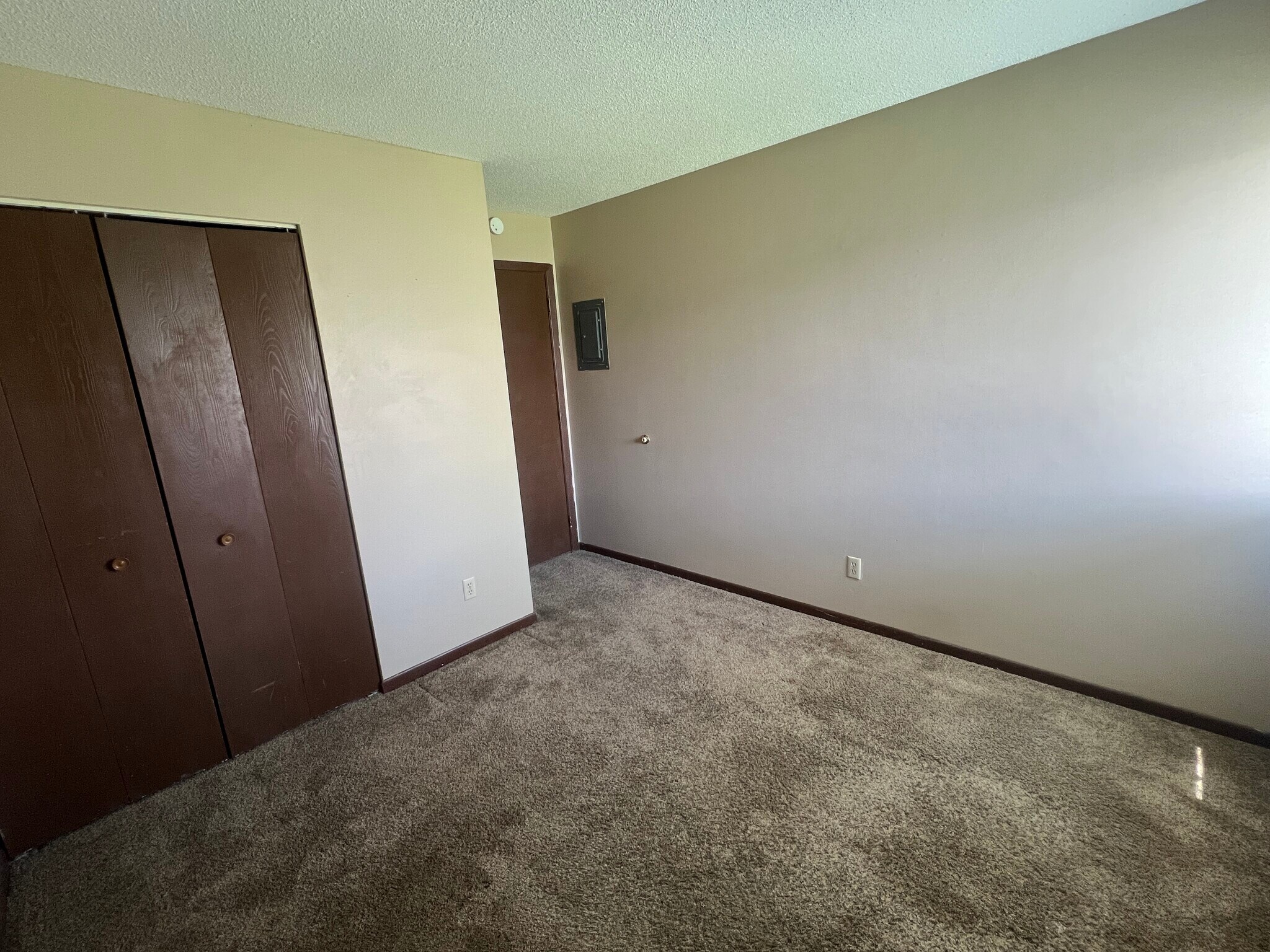 Building Photo - 2120 Valleyhigh Dr NW