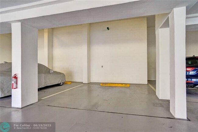 Building Photo - 1370 S Ocean Blvd