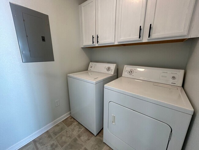 Building Photo - Low-Maintenance Luxury with Community Perks