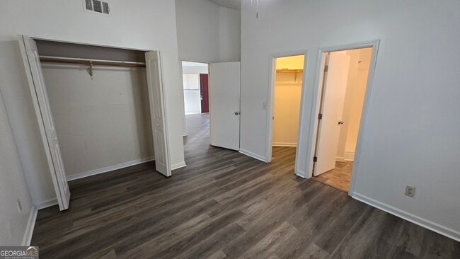 Building Photo - 209 Hillcrest Dr