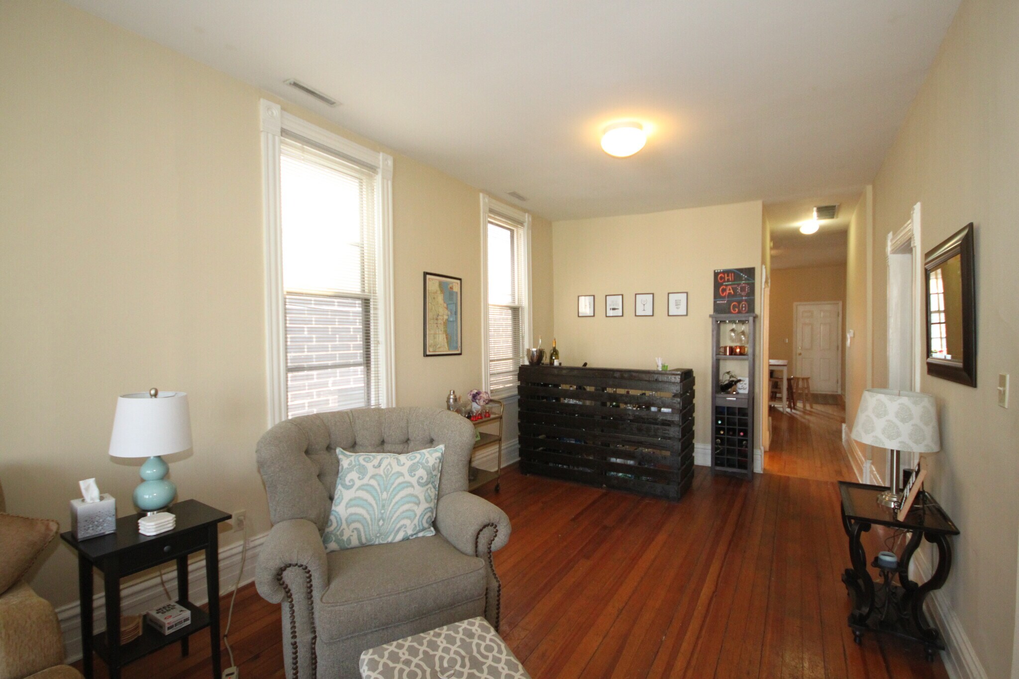Building Photo - 3338 N Kenmore Ave