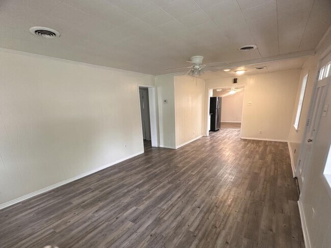 Building Photo - 2237 B St NE