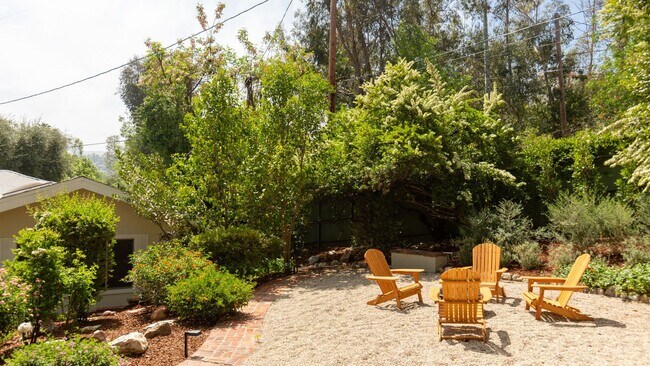 Building Photo - Beautiful Tarzana Rental!