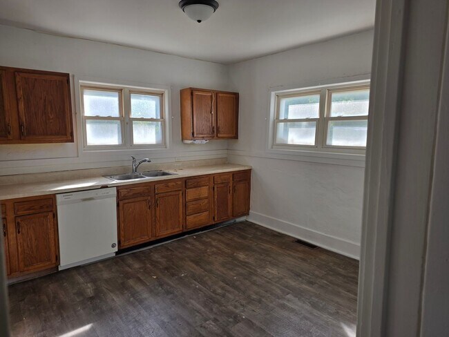 Building Photo - 2 Bedroom 1 Bathroom 1000.00