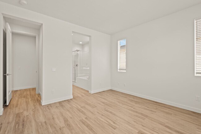 Building Photo - New Home in Gated Indian Palms Country Club