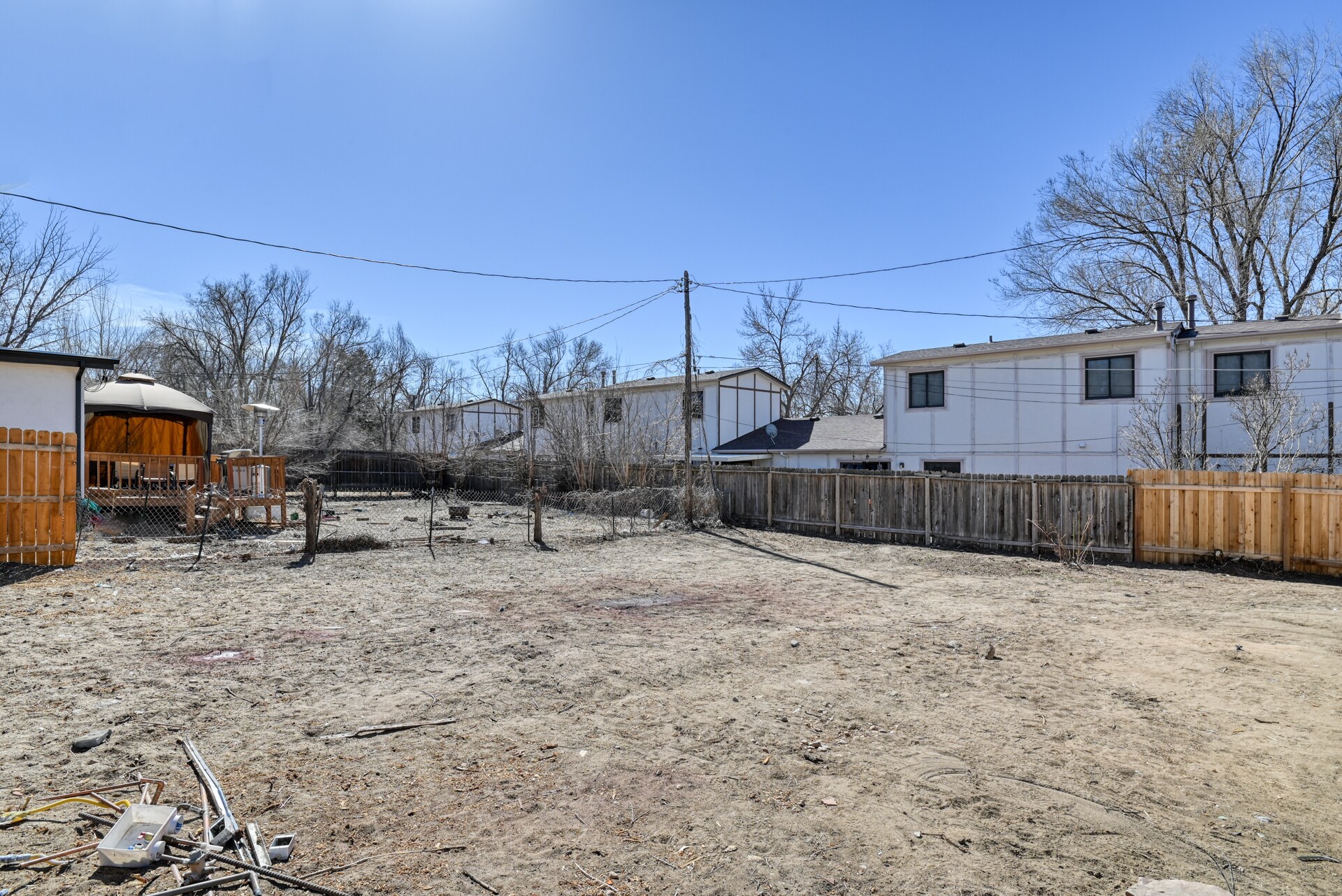 Building Photo - 815 E Hills Rd