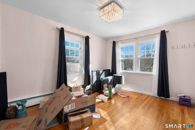 Building Photo - 540 Lakeside Dr