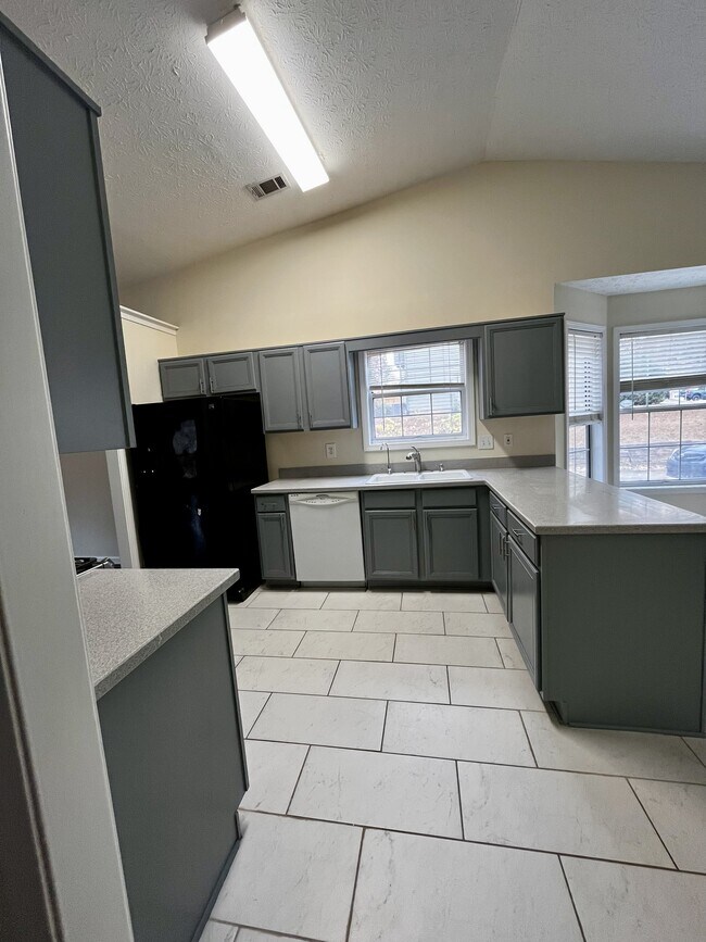 Building Photo - 2925 Dogwood Creek Pkwy NW