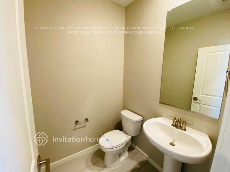 Building Photo - 40581 W Sunland Dr