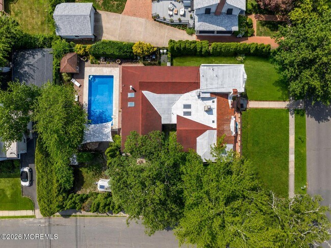 Building Photo - 400 Grassmere Avenue
