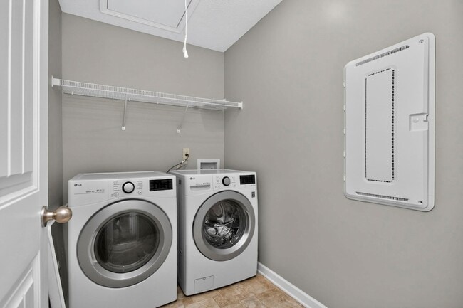 Building Photo - 520 Sunflower Dr